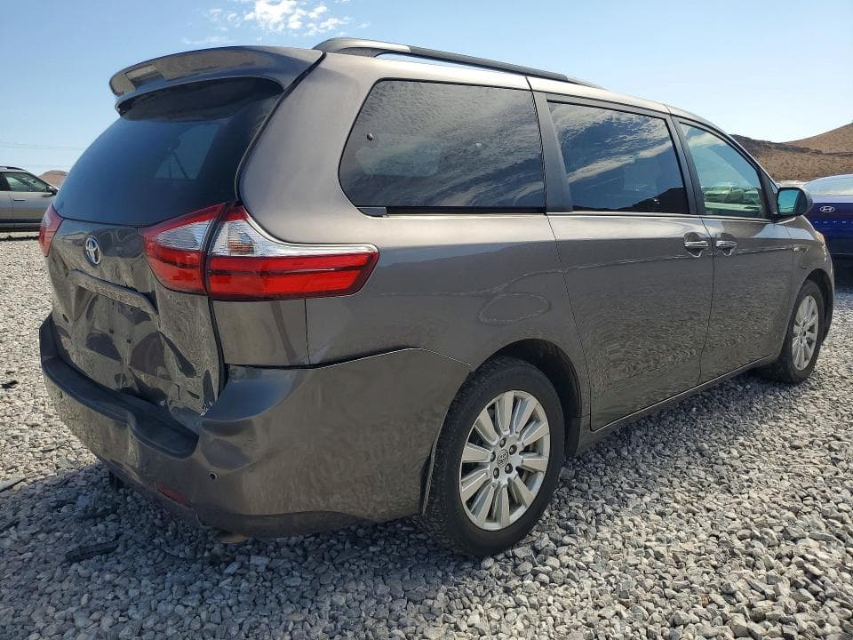 2017 TOYOTA SIENNA XLE PREMIUM 7-PASSENGER 3