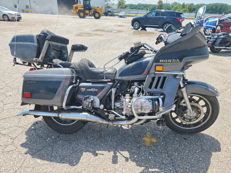 1983 HONDA GL1100 A - 1