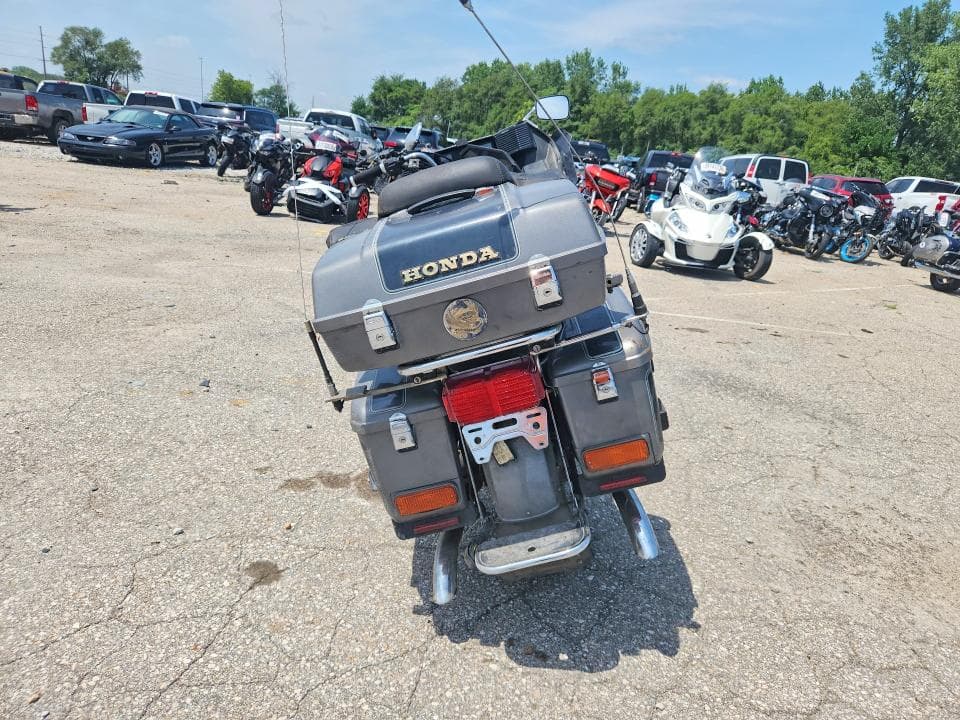 1983 HONDA GL1100 A 4