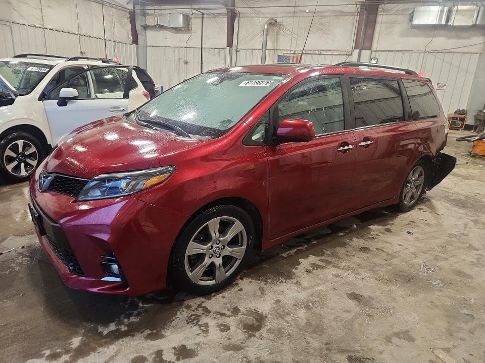 2018 TOYOTA SIENNA SE PREMIUM 8-PASSENGER - 1
