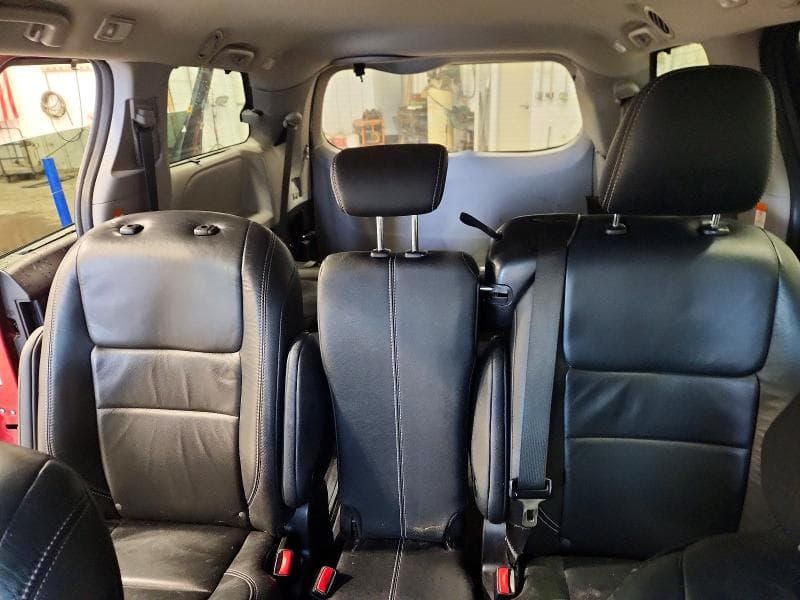 2018 TOYOTA SIENNA SE PREMIUM 8-PASSENGER 10