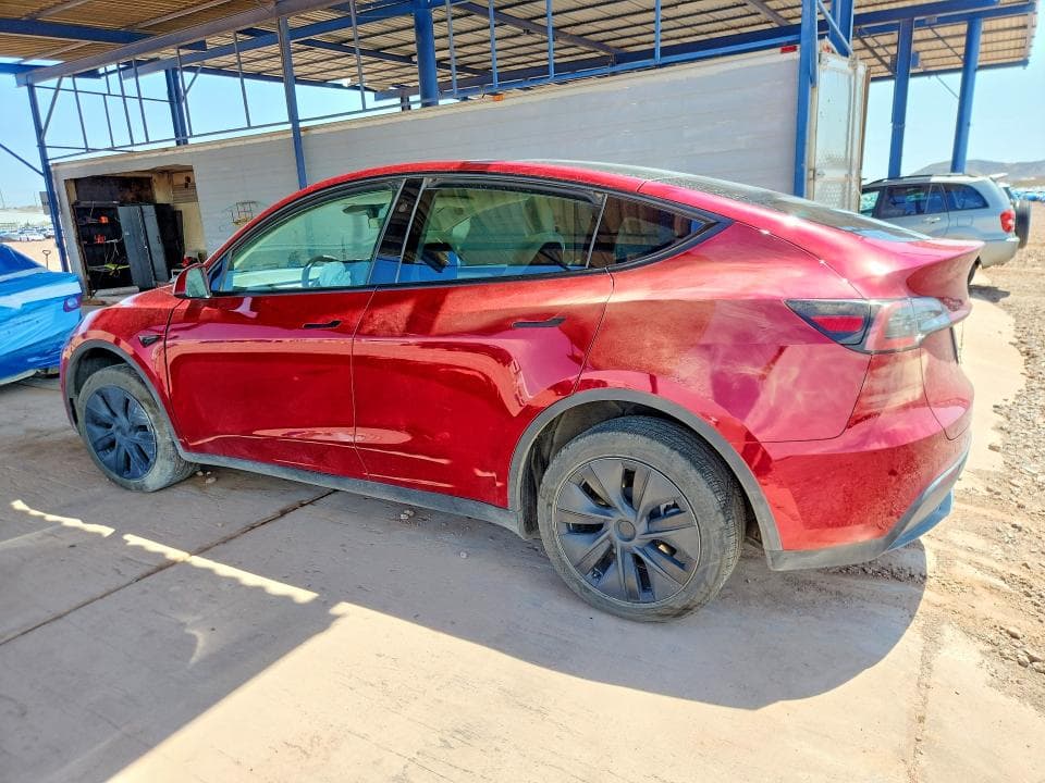 2024 TESLA MODEL Y 2