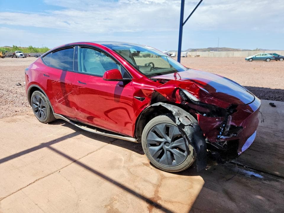 2024 TESLA MODEL Y 4