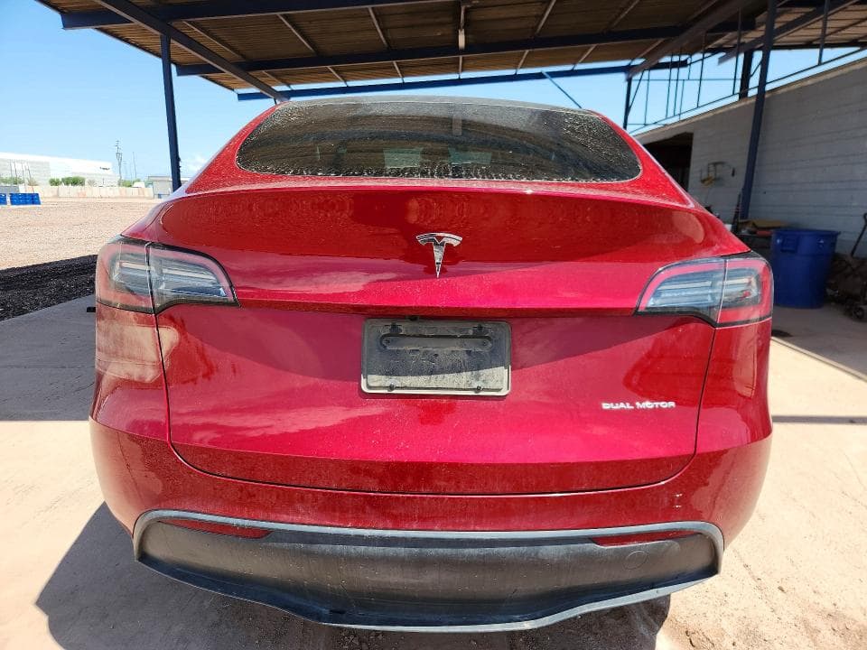 2024 TESLA MODEL Y 6