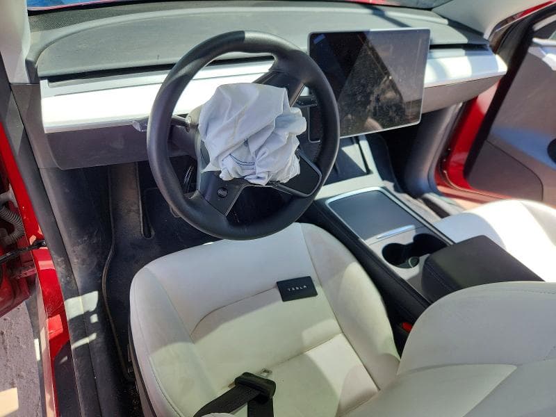 2024 TESLA MODEL Y 8