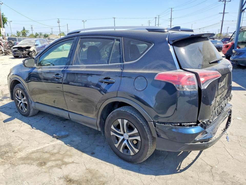 2018 TOYOTA RAV4 LE 2