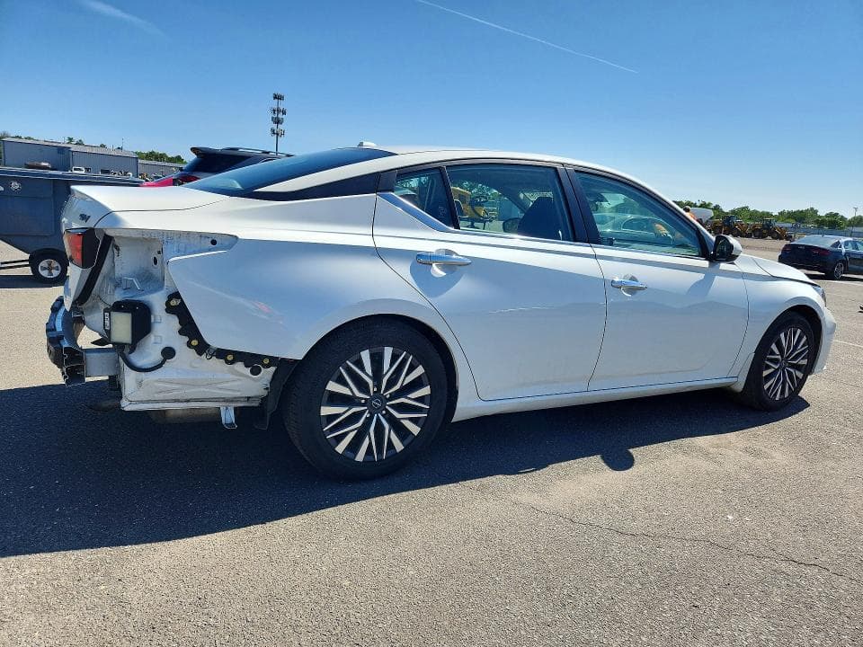 2023 NISSAN ALTIMA SV 3