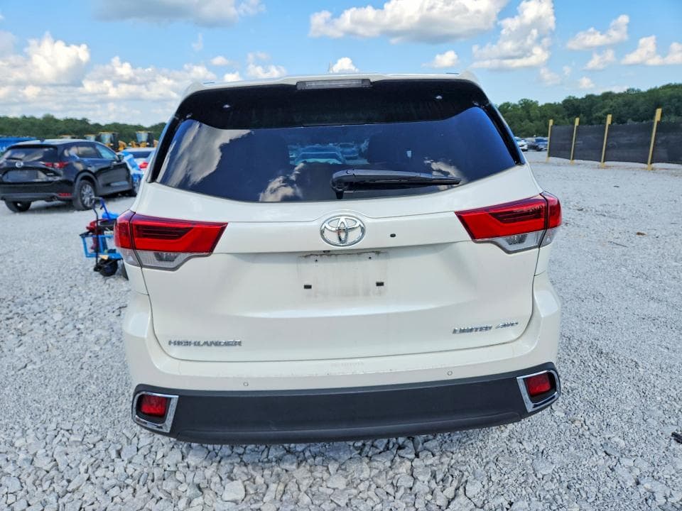 2018 TOYOTA HIGHLANDER LIMITED PLATINUM 6