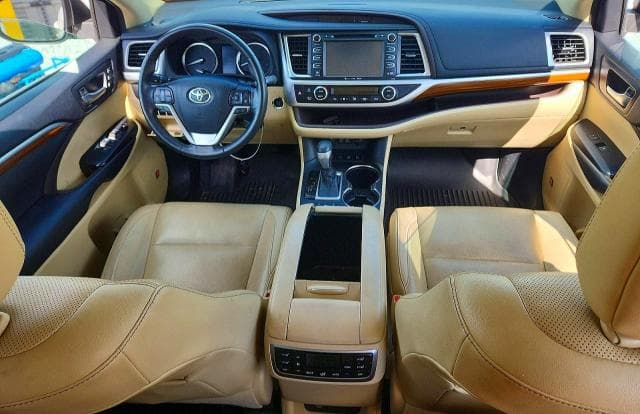 2018 TOYOTA HIGHLANDER LIMITED PLATINUM 8