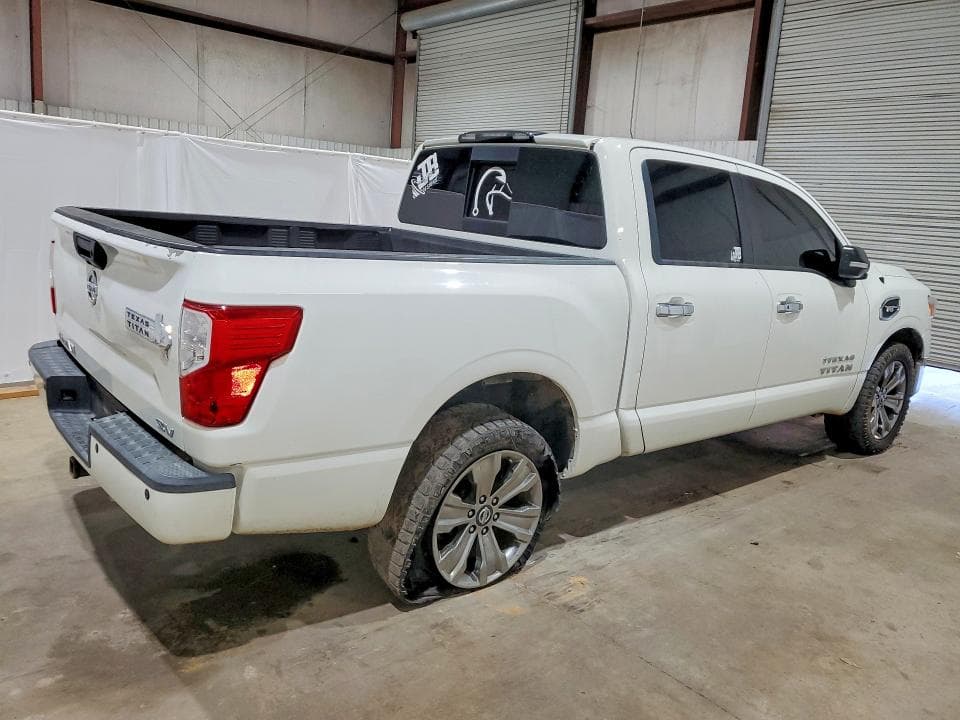 2017 NISSAN TITAN SV 3