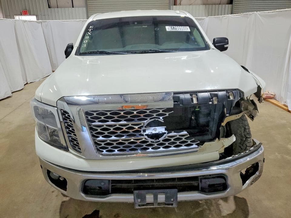 2017 NISSAN TITAN SV 5