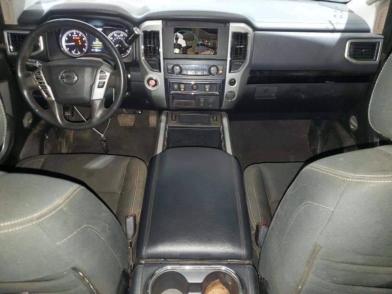 2017 NISSAN TITAN SV 8