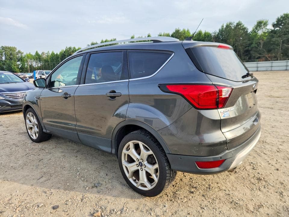 2019 FORD ESCAPE TITANIUM 2