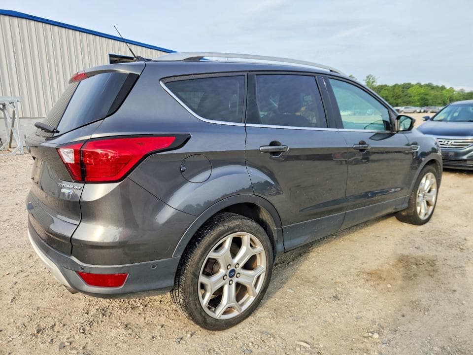 2019 FORD ESCAPE TITANIUM 3