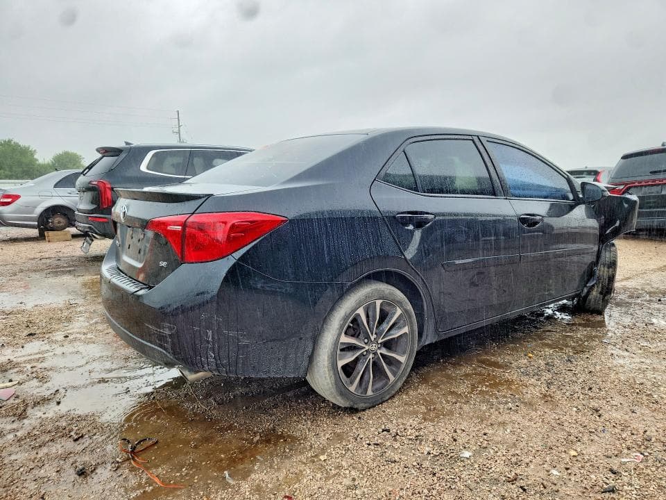 2019 TOYOTA COROLLA SE 3