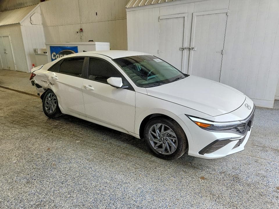 2026 HYUNDAI ELANTRA HYBRID BLUE 4