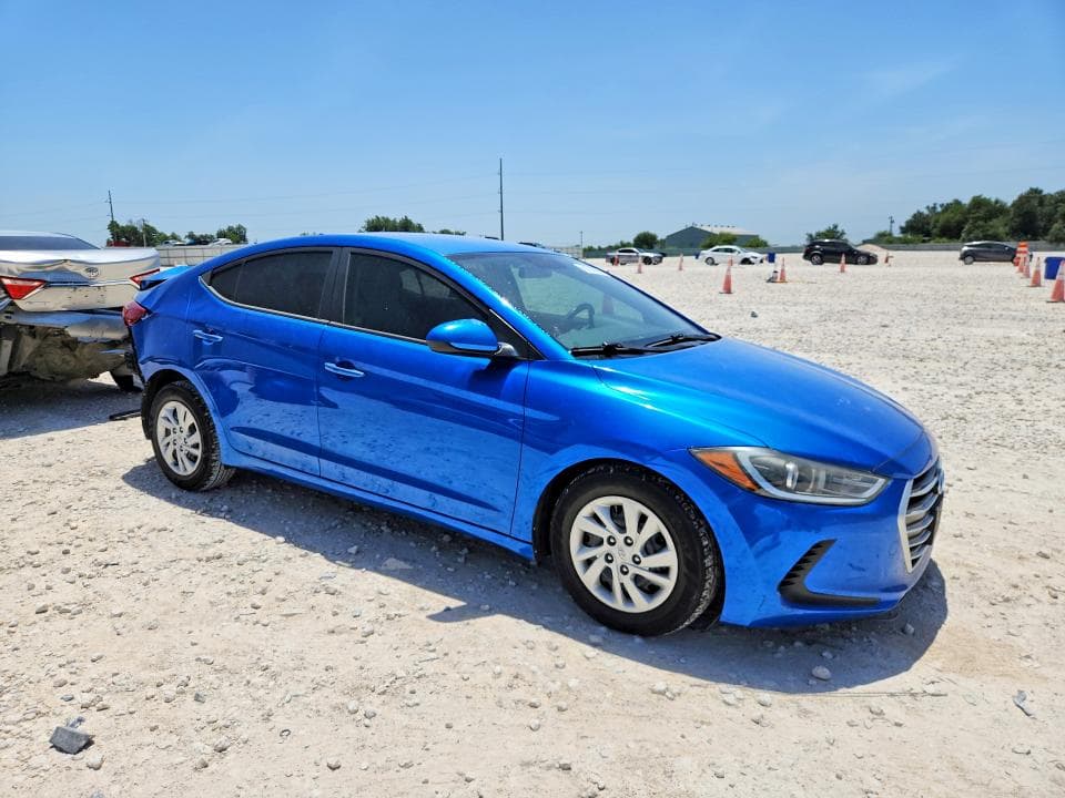 2017 HYUNDAI ELANTRA SE 4