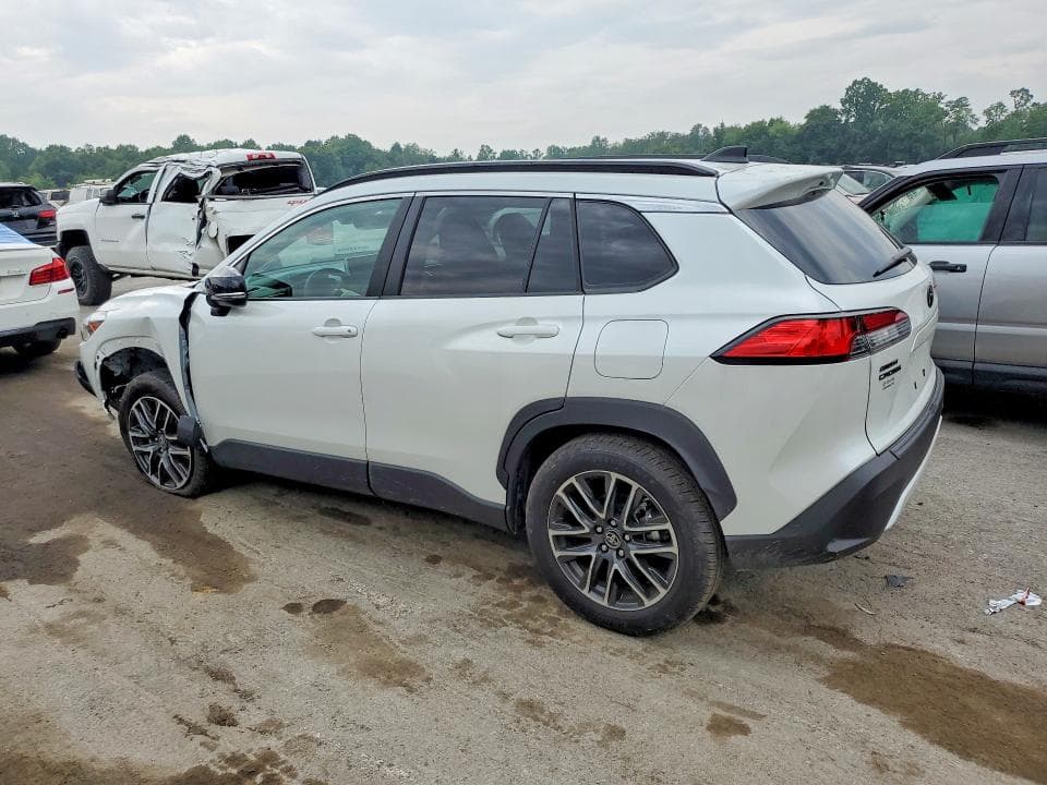 2026 TOYOTA COROLLA CROSS XLE 2