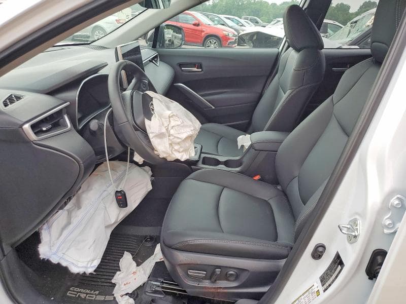 2026 TOYOTA COROLLA CROSS XLE 7
