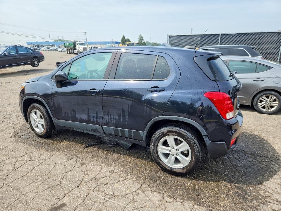 2021 CHEVROLET TRAX LS 2