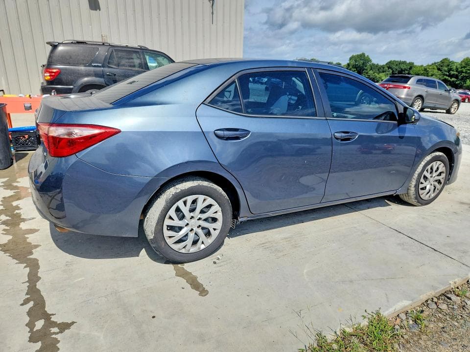 2017 TOYOTA COROLLA LE 3