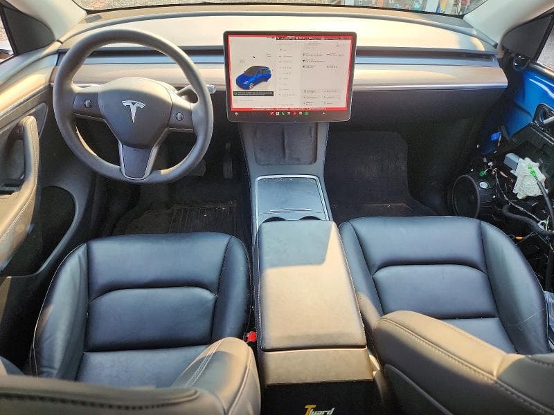 2023 TESLA MODEL Y 8