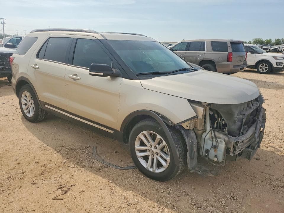 2017 FORD EXPLORER XLT 4