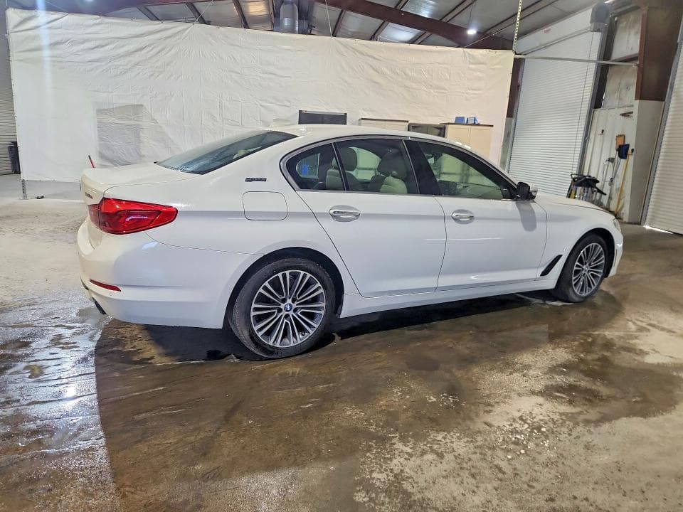 2018 BMW 530XE 3