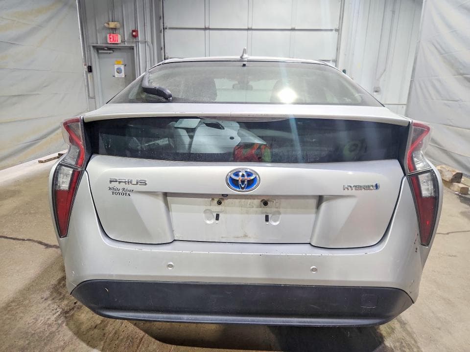 2017 TOYOTA PRIUS TWO 6