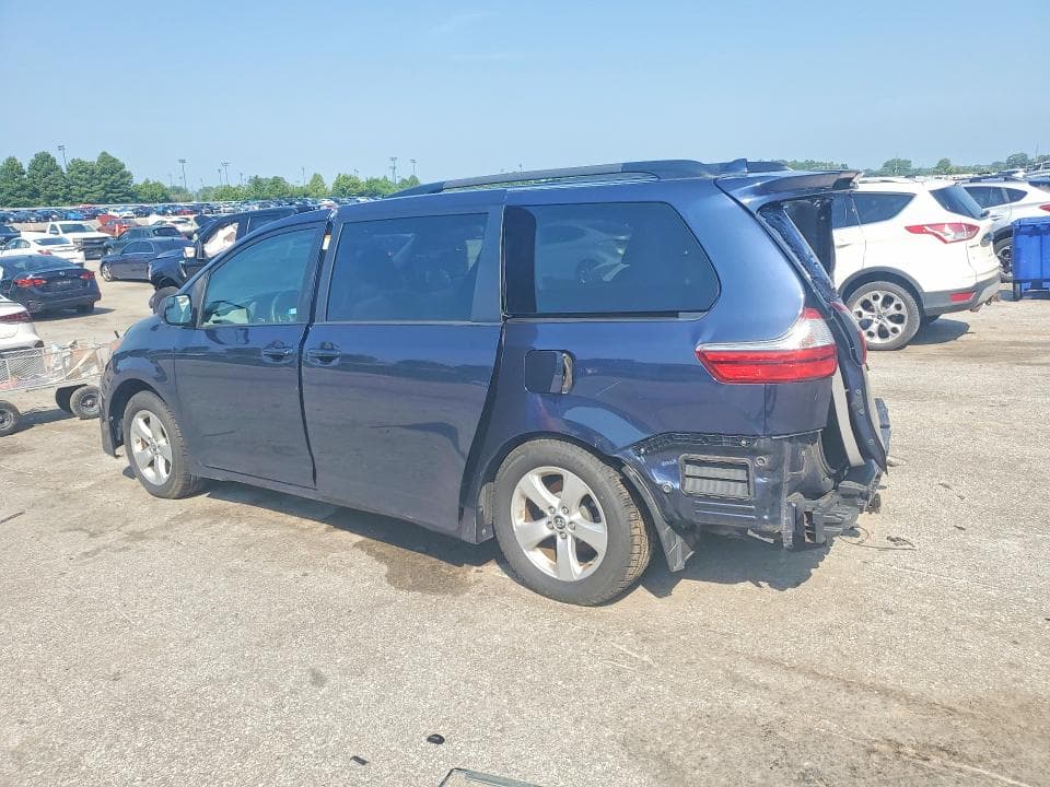 2019 TOYOTA SIENNA LE 2