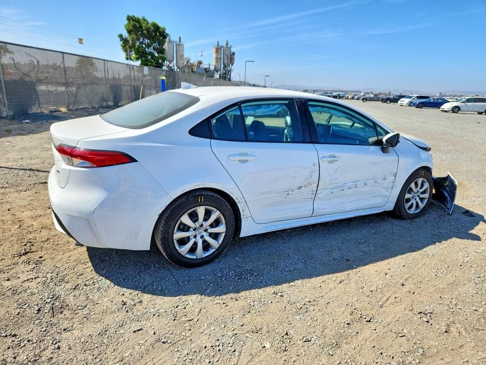 2021 TOYOTA COROLLA LE 3