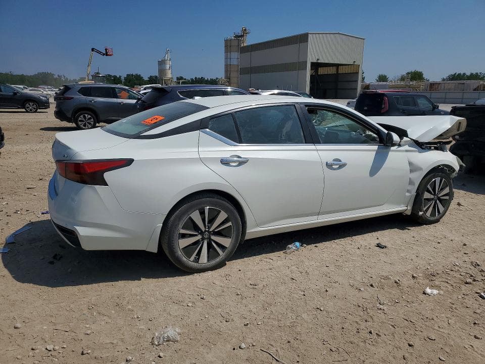 2022 NISSAN ALTIMA SV 3