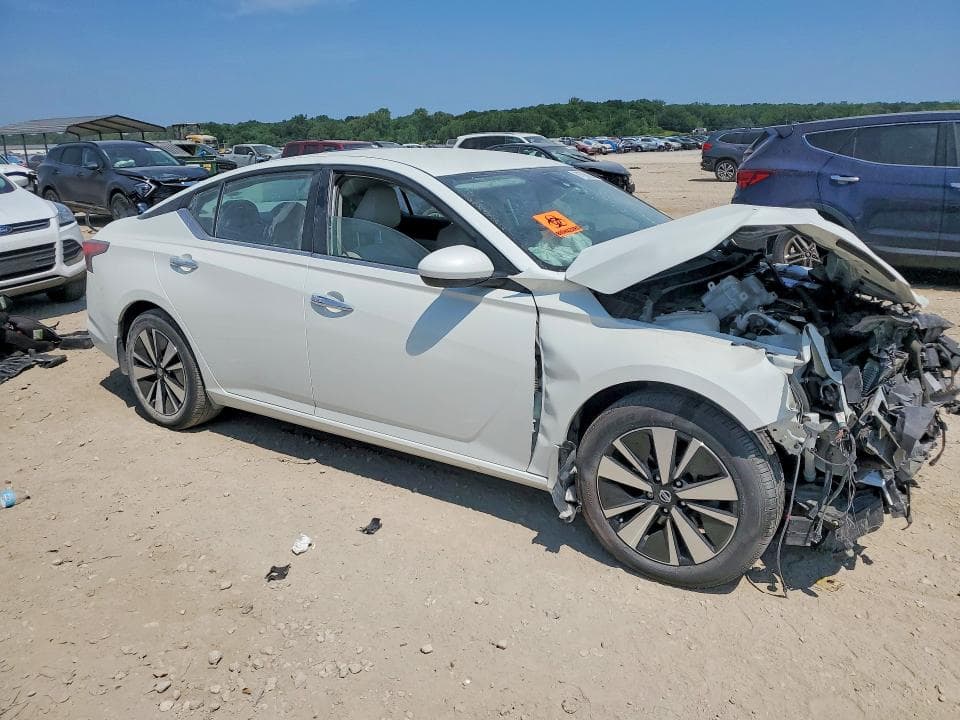 2022 NISSAN ALTIMA SV 4