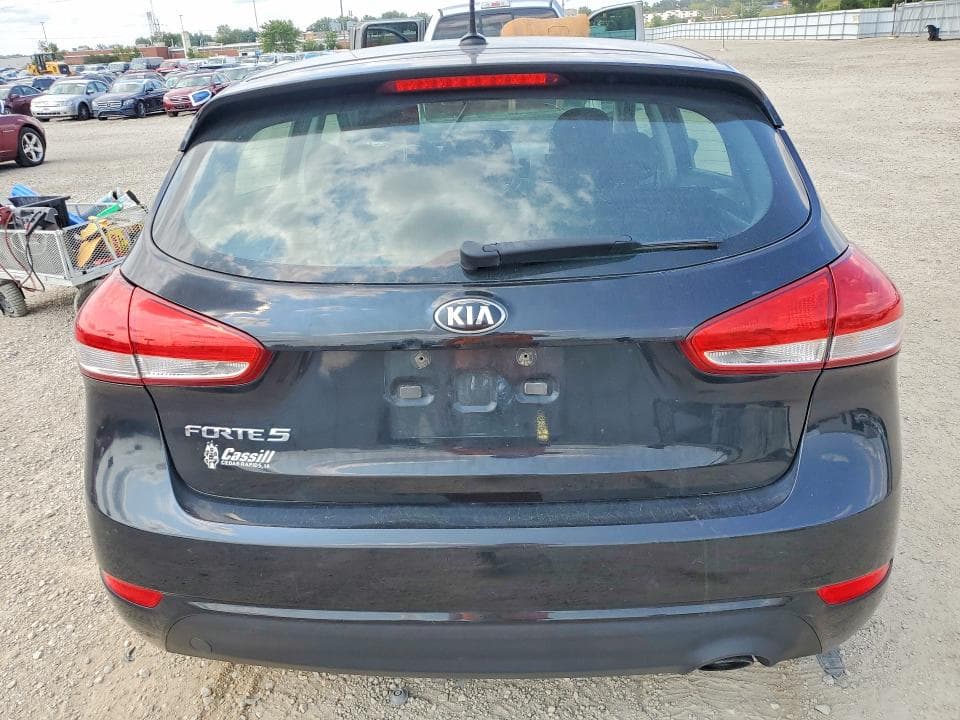2017 KIA FORTE5 LX 6