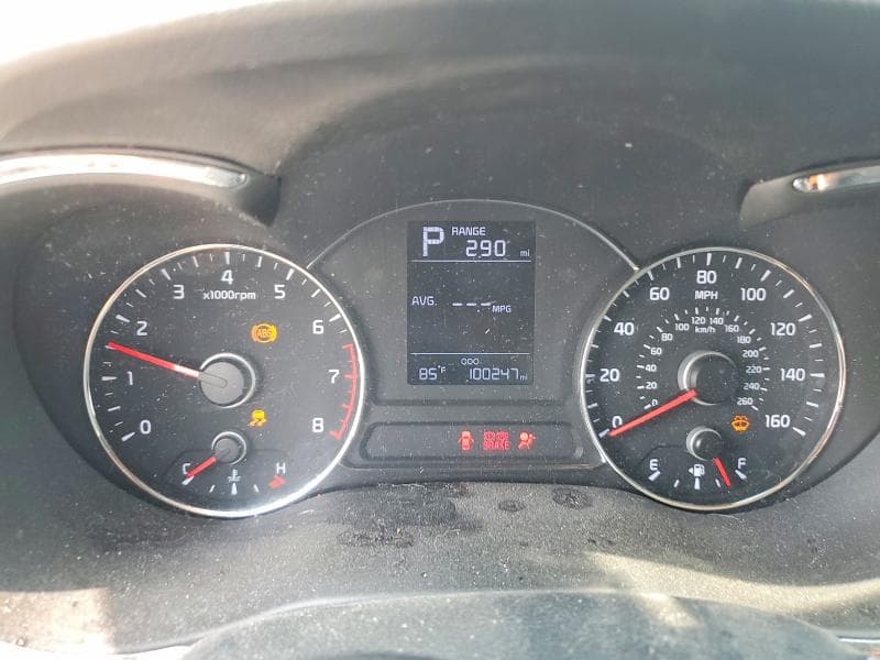 2017 KIA FORTE5 LX 9