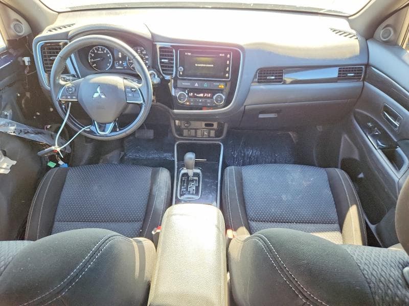 2018 MITSUBISHI OUTLANDER SE 8