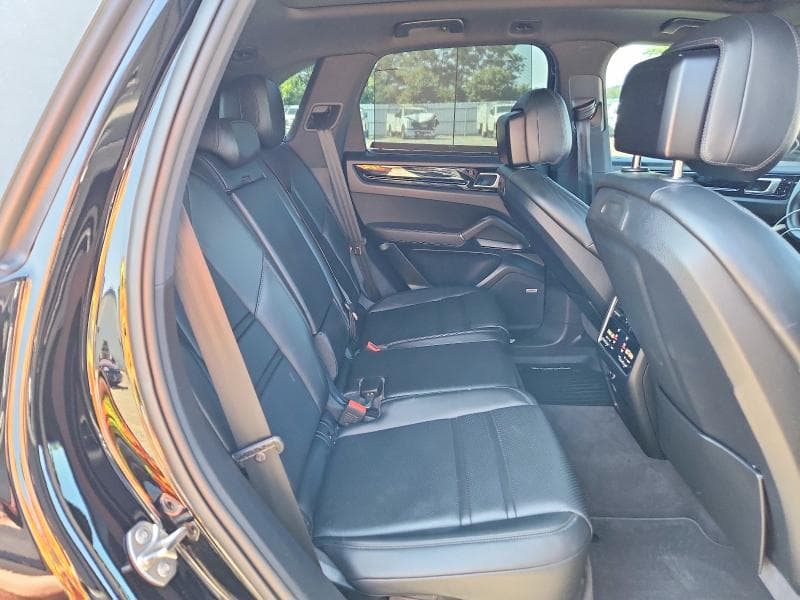 2019 PORSCHE CAYENNE S S 11