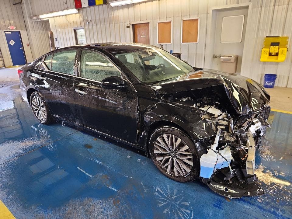 2023 NISSAN ALTIMA SV 4