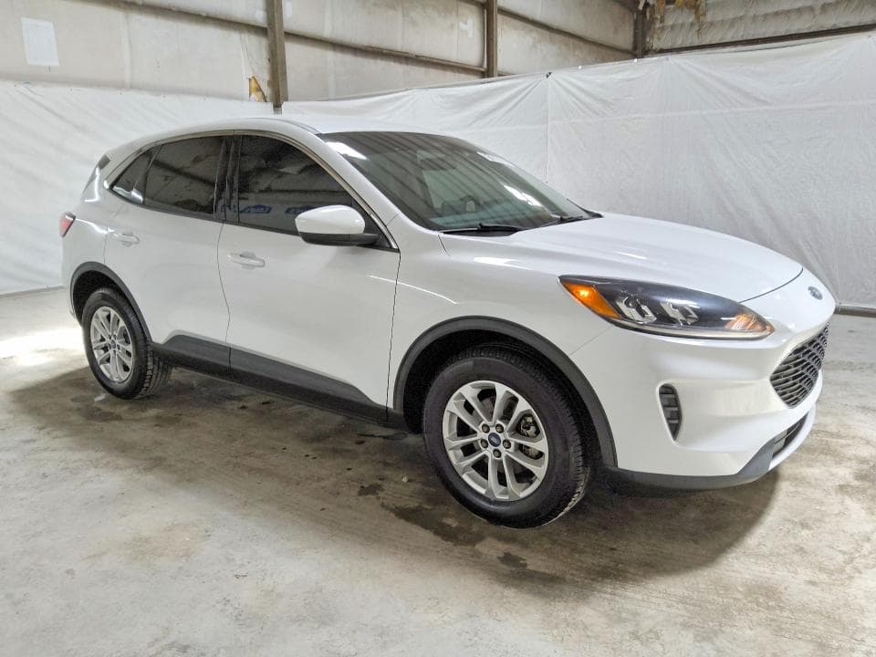 2021 FORD ESCAPE SE 4