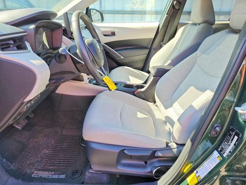 2023 TOYOTA COROLLA CROSS LE 7
