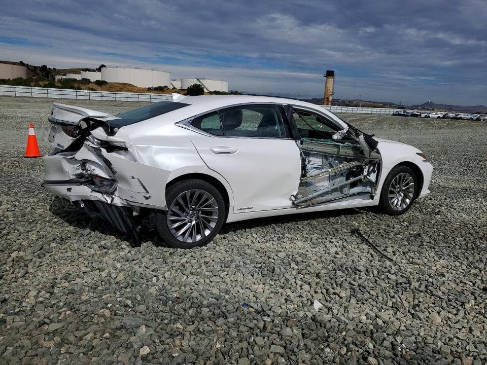 2019 LEXUS ES 300H 3