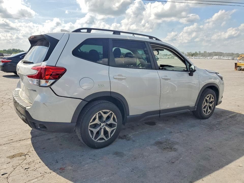 2022 SUBARU FORESTER PREMIUM 3