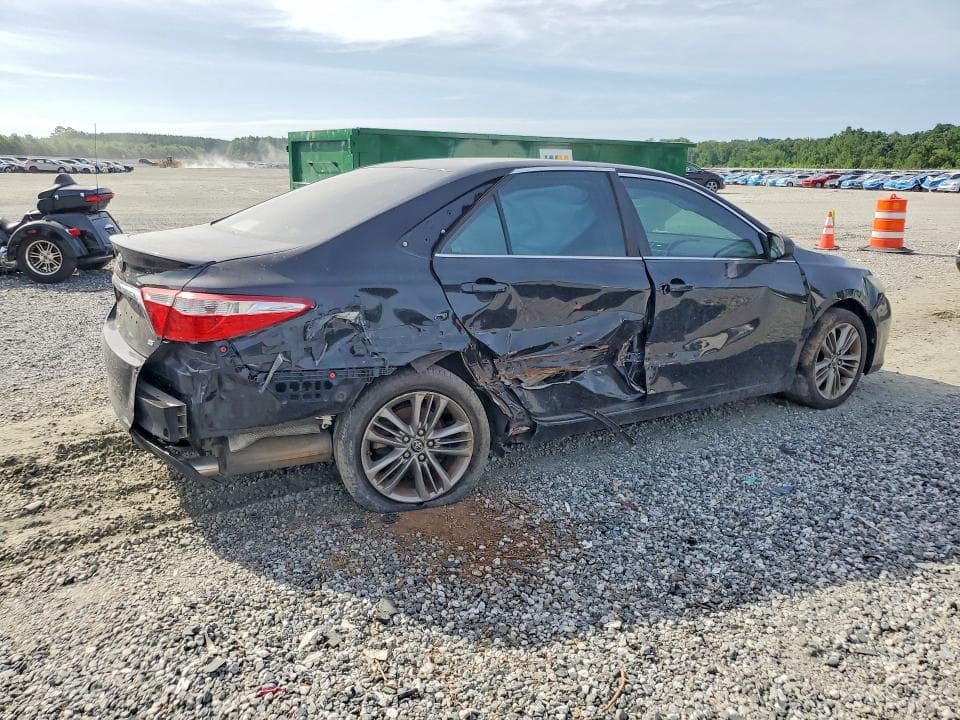 2017 TOYOTA CAMRY SE SE 3