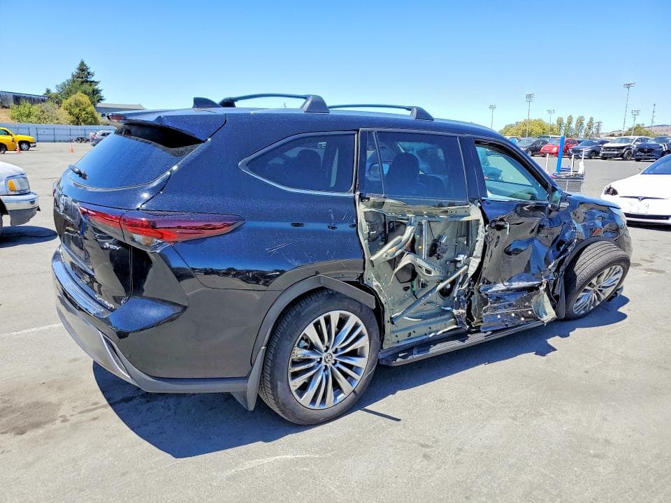 2025 TOYOTA HIGHLANDER HYBRID PLATINUM 3
