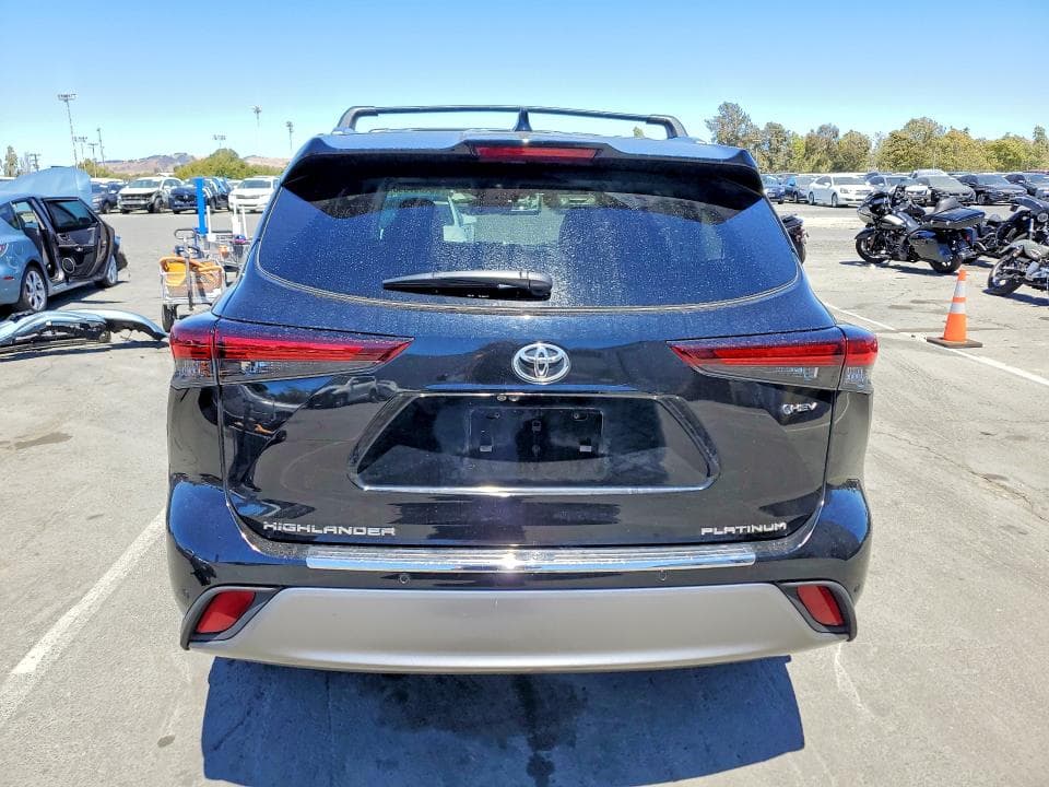 2025 TOYOTA HIGHLANDER HYBRID PLATINUM 6