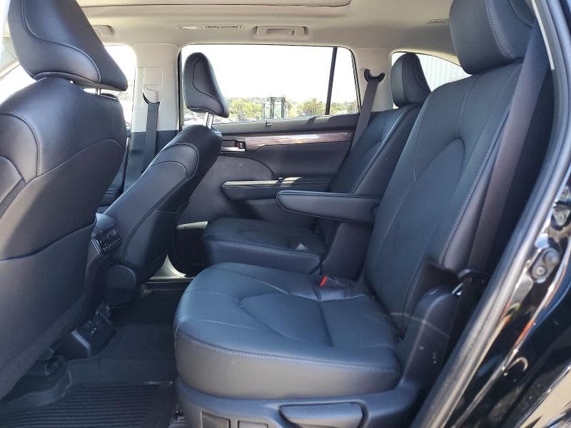 2025 TOYOTA HIGHLANDER HYBRID PLATINUM 10
