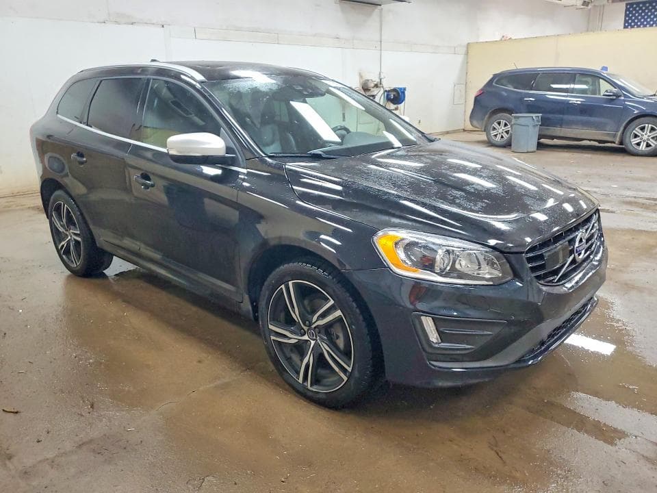 2017 VOLVO XC60 T6 R-DESIGN PLATINUM 4