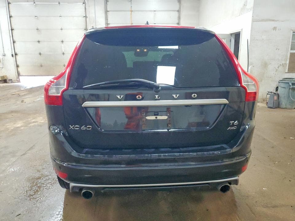 2017 VOLVO XC60 T6 R-DESIGN PLATINUM 6