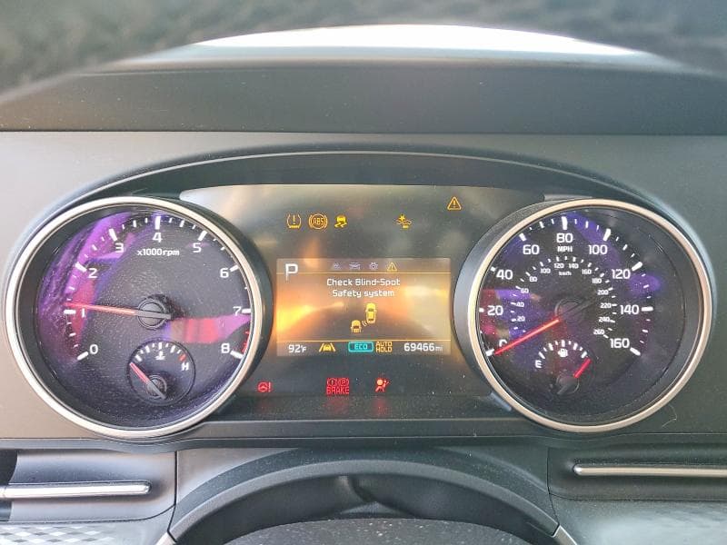 2022 KIA CARNIVAL LX 9