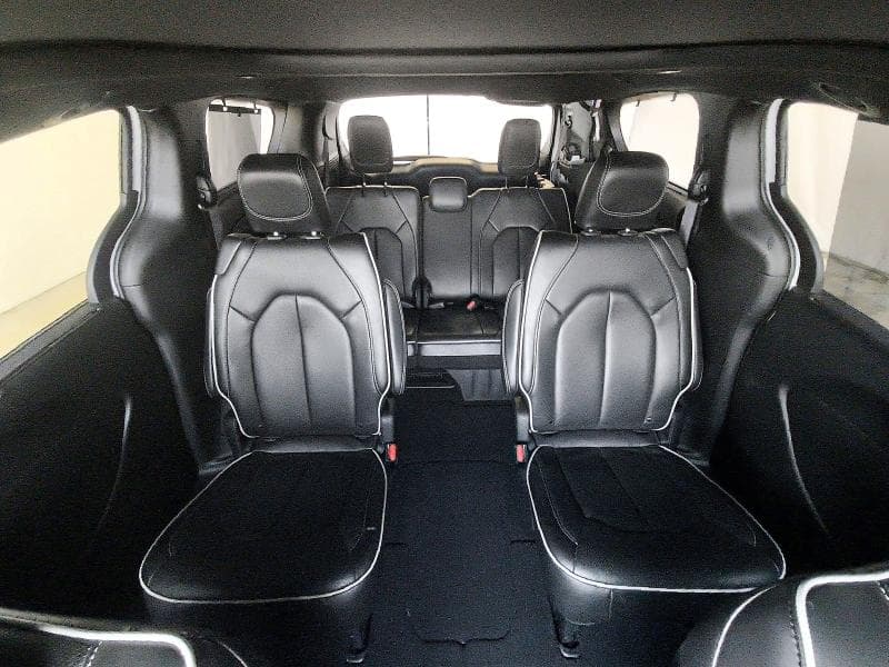 2025 CHRYSLER PACIFICA LIMITED 10